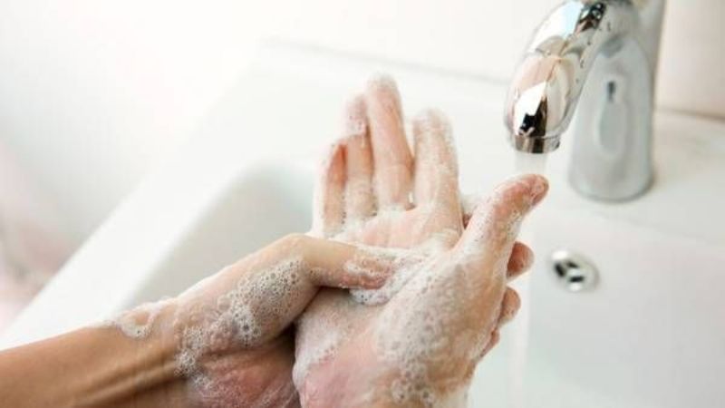 La ANMAT prohíbe antibacteriales en jabones, aerosoles y productos de aseo personal