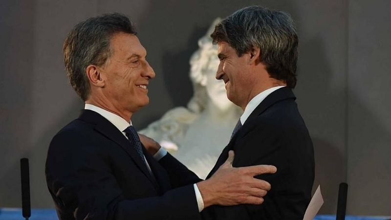 De vacaciones, Macri recibió a Prat Gay para darle la despedida