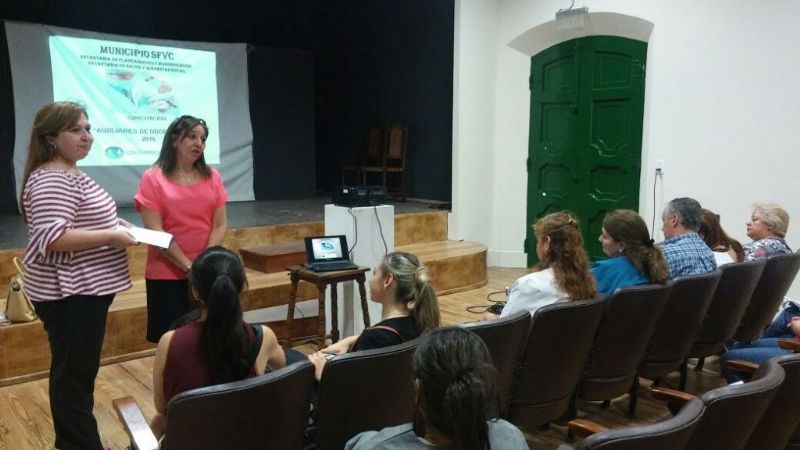 Cierre del curso de auxiliares de odontología para personal de postas