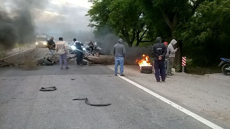 Municipales de Valle Viejo cortan ruta 38