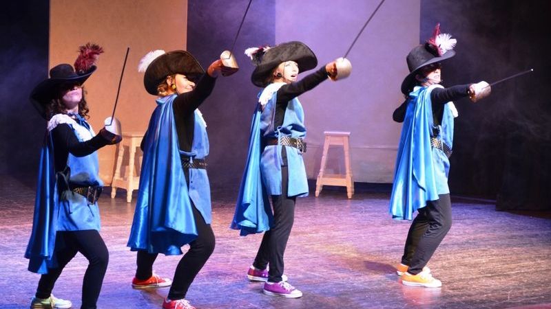 Convocatoria para cubrir cargos en la comedia municipal