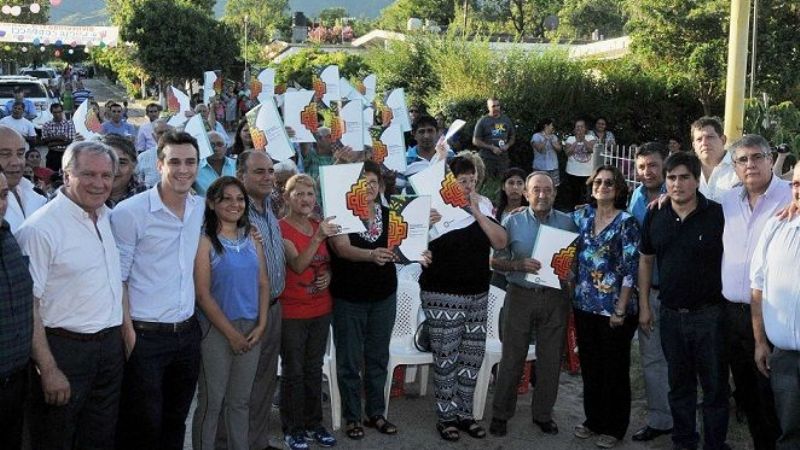 La Gobernadora entregó escrituras en Capayán