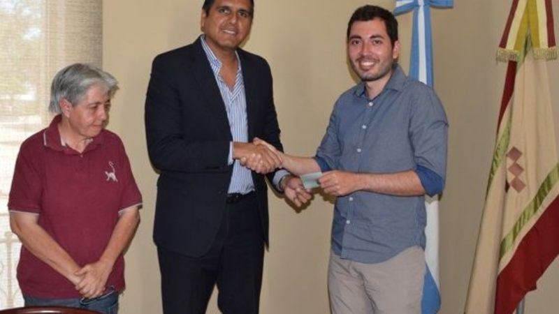 Alumno catamarqueño becado en España