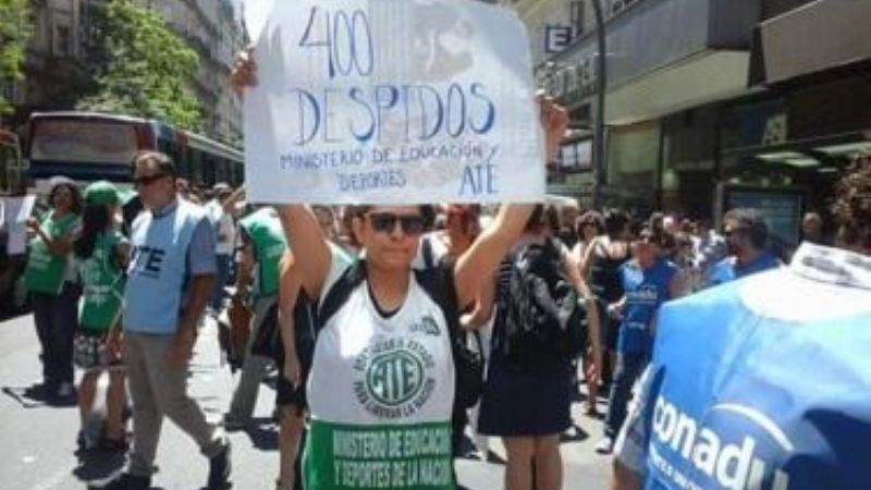 Por despidos toman el Ministerio de Educación en Buenos Aires
