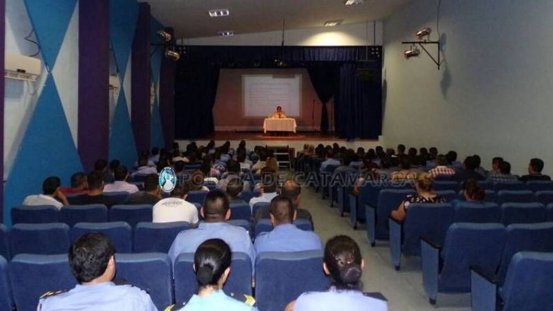 Inició el curso de capacitación para el personal policial