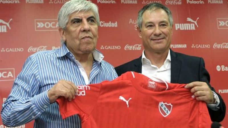 Ariel Holan fue presentado como nuevo DT de Independiente