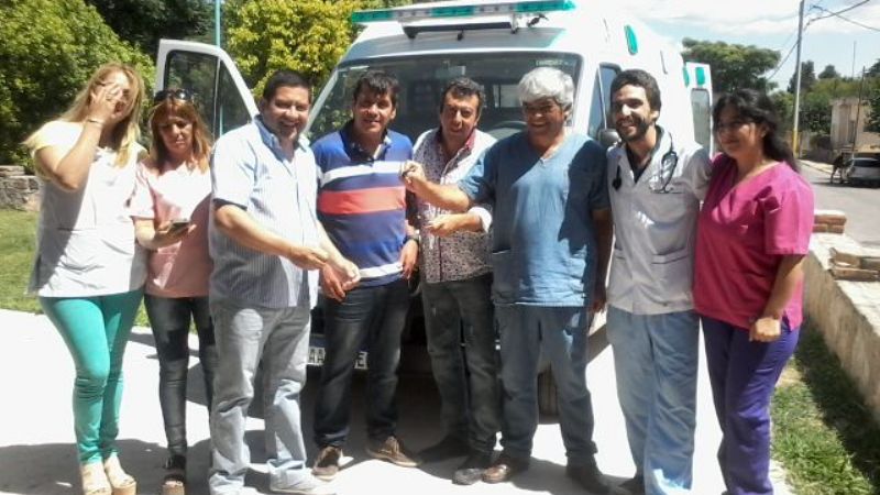 El hospital de El Alto ya tiene nueva ambulancia