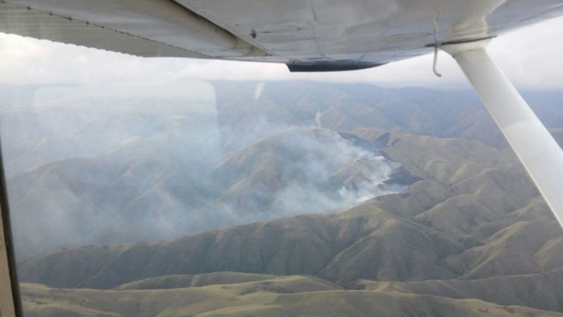 Incendio en el cerro Ambato, camino a El Rodeo
