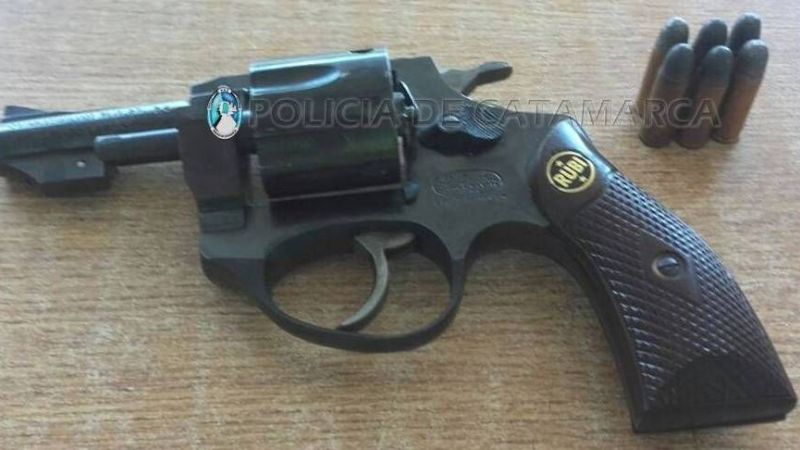 Secuestran un arma de fuego en un puesto caminero de Capayán