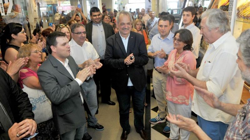 Lucía inauguró el primer punto de venta de emprendedores catamarqueños