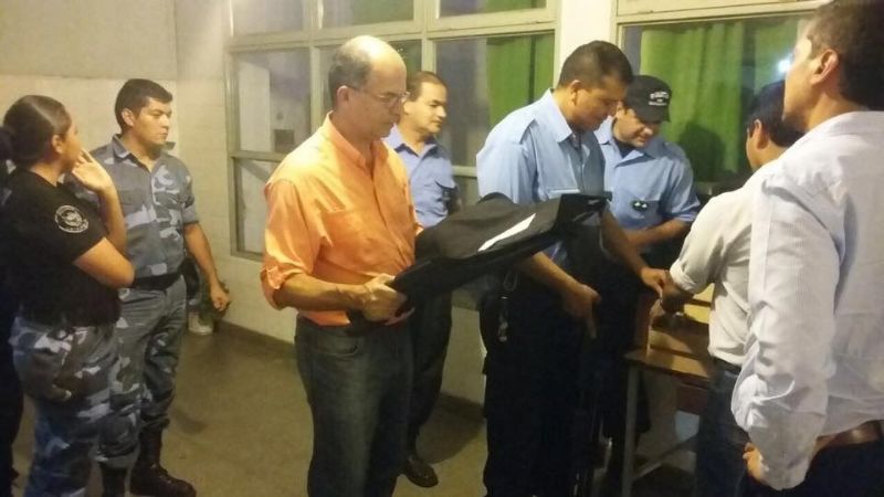 Entregaron armas, balas y chalecos a grupos especiales de Andalgalá y Pomán