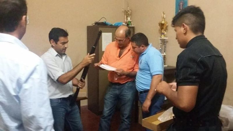 Entregaron armas, balas y chalecos a grupos especiales de Andalgalá y Pomán