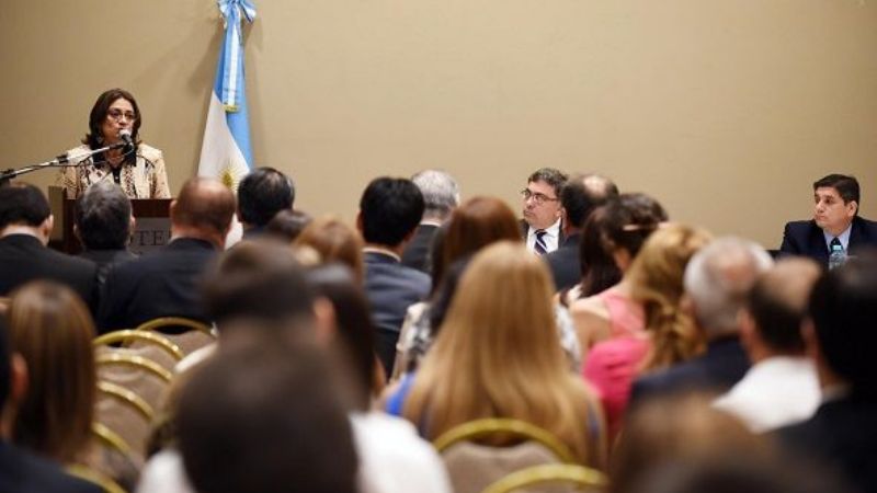 La Gobernadora puso en marcha la Escuela de Abogados del Estado