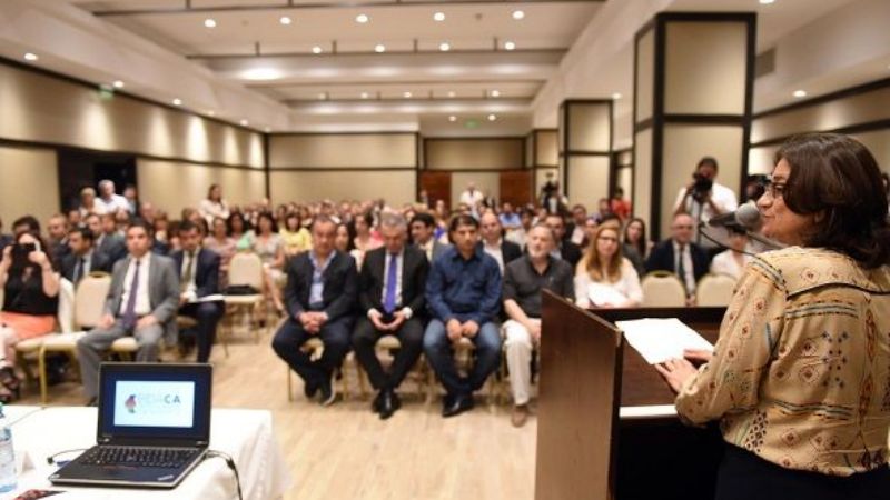 La Gobernadora puso en marcha la Escuela de Abogados del Estado