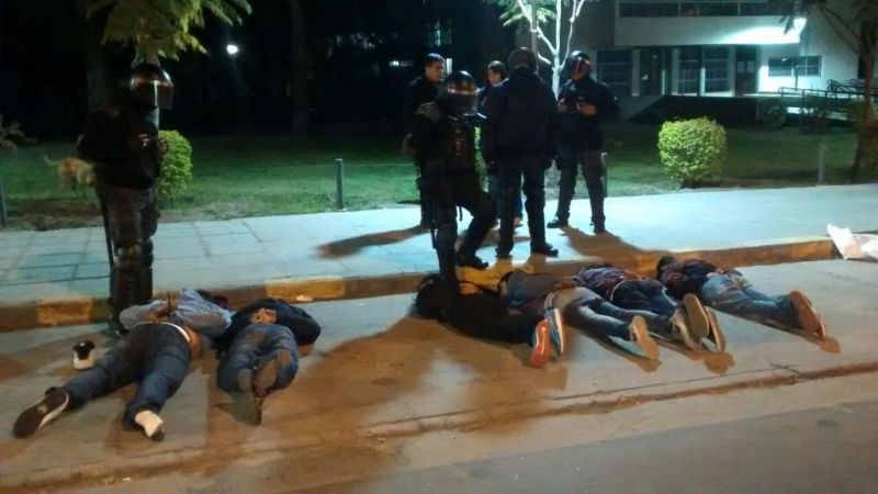 Se organizan en las redes sociales para realizar “picadas”