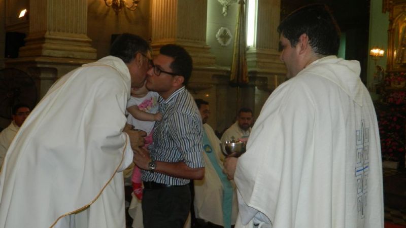 70 niños de la parroquia de Santa Rosa de Lima recibieron su Primera Comunión