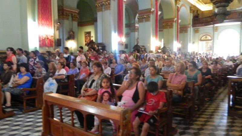 “Venimos a poner a los pies de la Virgen nuestras vidas, nuestras alegrías y esperanzas”