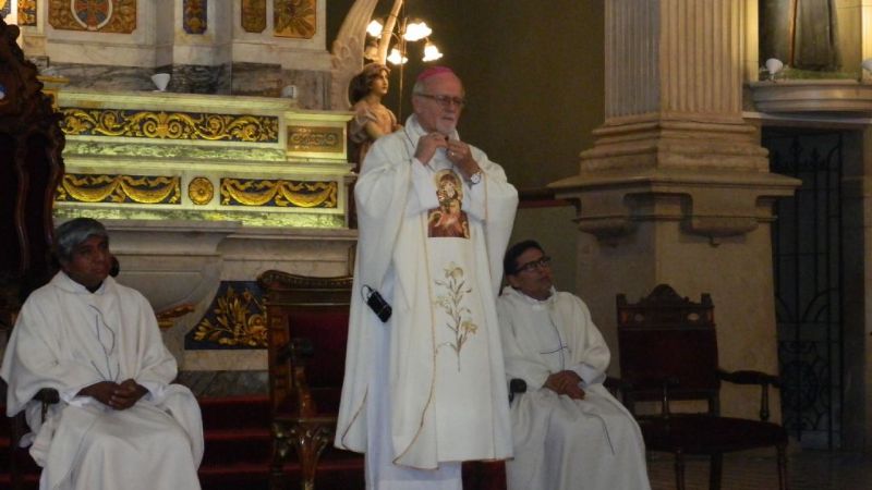 “Venimos a poner a los pies de la Virgen nuestras vidas, nuestras alegrías y esperanzas”