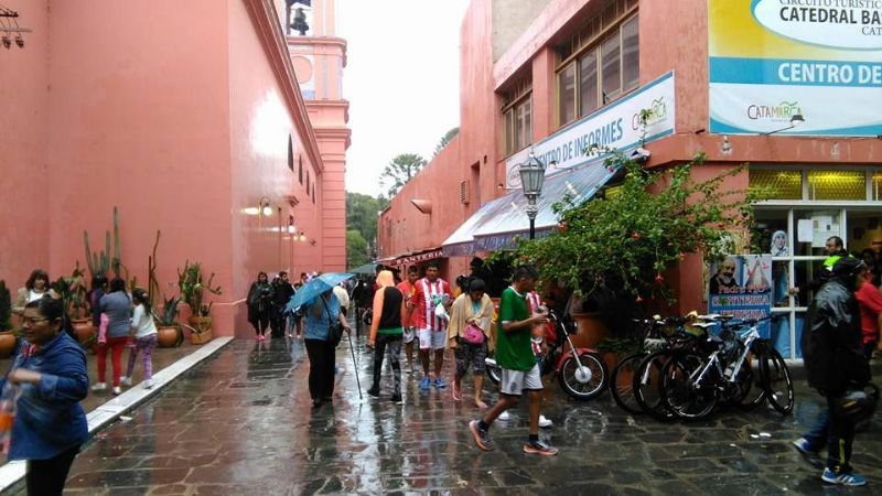 La procesión no se suspende por la lluvia
