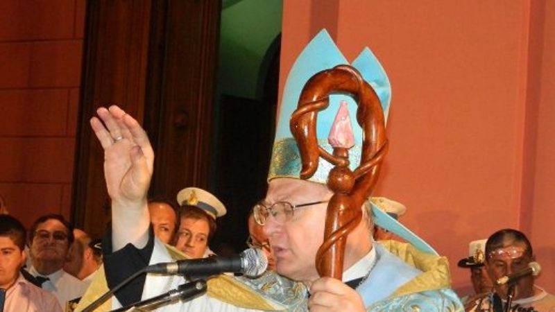 Una multitud caminó junto a la Virgen Morenita