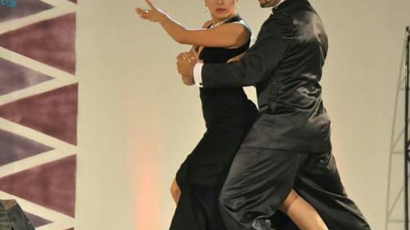 Bailarines catamarqueños en la gala para celebrar el Día Nacional del Tango