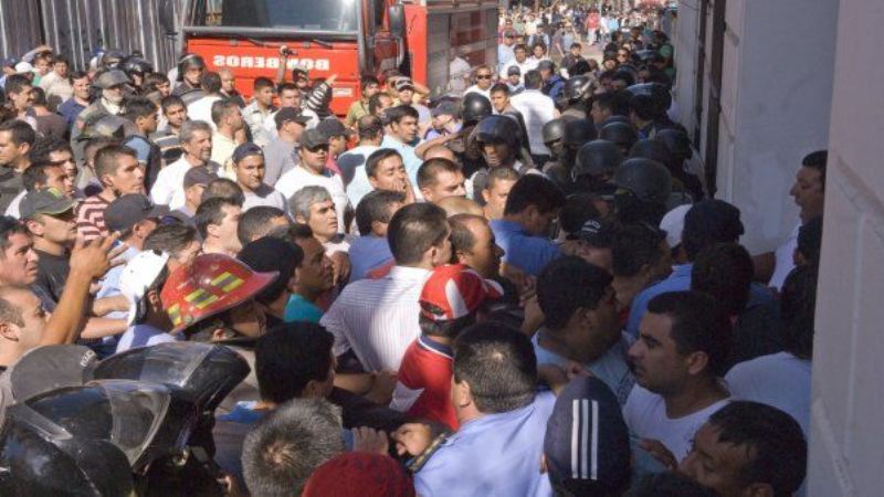 Aprehenden a policía que participó de revuelta en 2013