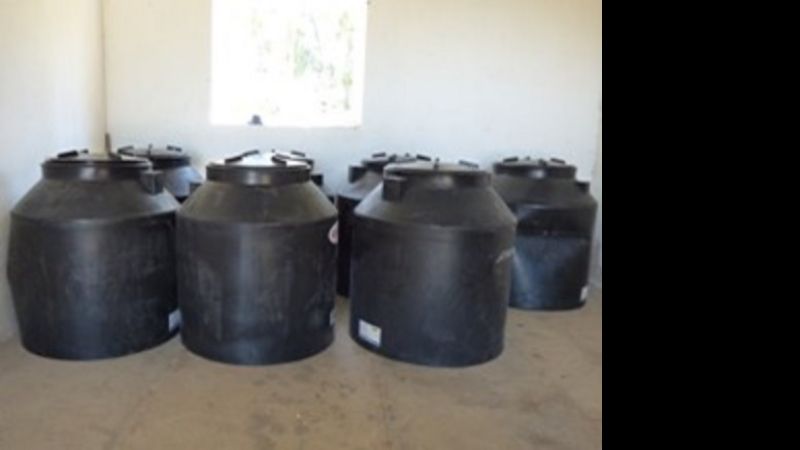 Entrega de tanques de agua