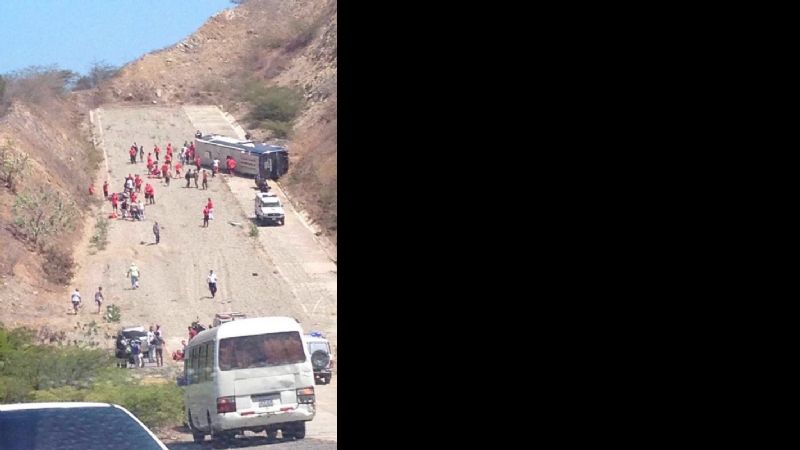 Volcó el micro que trasladaba al plantel de Huracán en Caracas