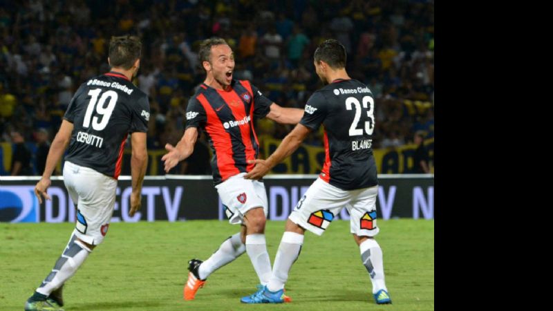 San Lorenzo apabulló 4-0 a Boca y es campeón de la Supercopa Argentina