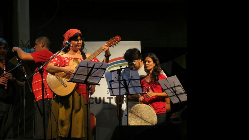 Warmy Sosa en el escenario mayor de la chaya riojana