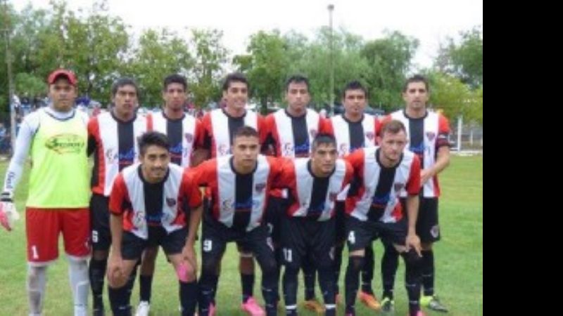 San Luis venció 2-1 a Tinogasta Central y lidera la Zona 26