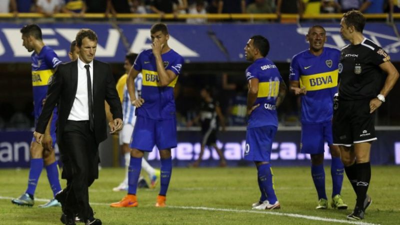 Los jugadores “xeneizes” le pidieron al “Vasco” que siga