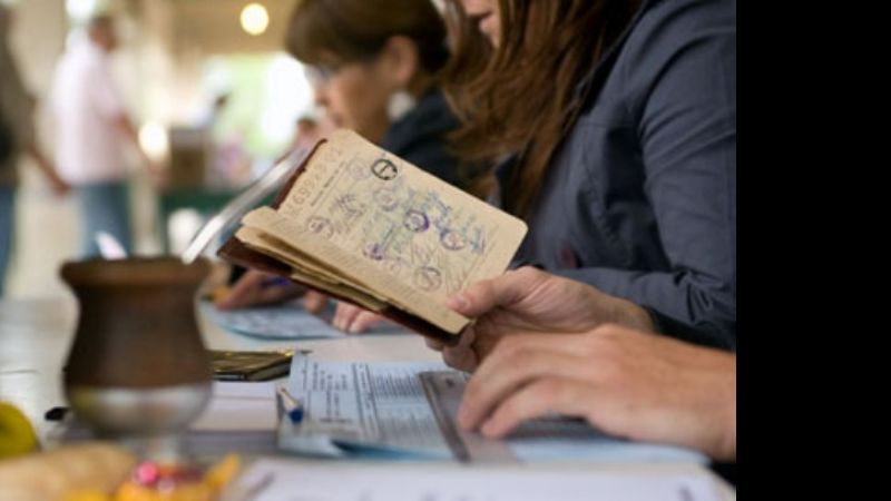 Pago a autoridades de mesa que participaron en el ballotage