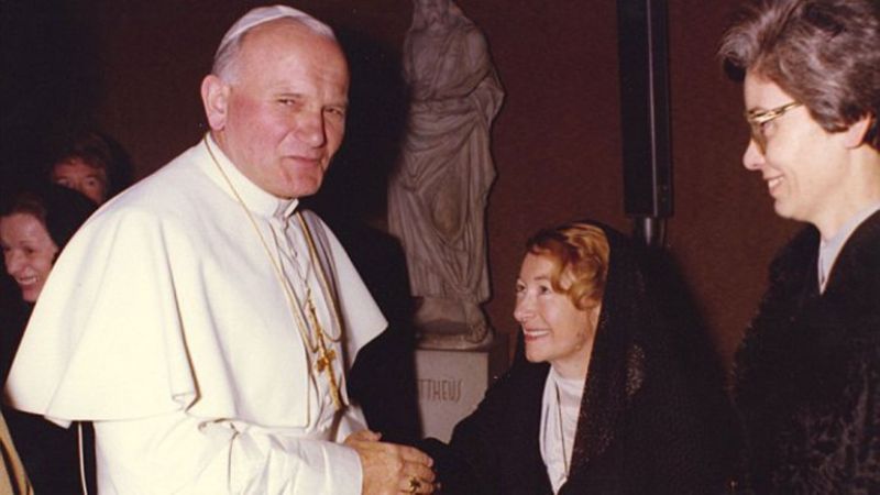 La relación del Juan Pablo II con una mujer fue "una broma de San Valentín"