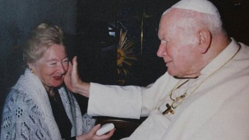 La relación del Juan Pablo II con una mujer fue "una broma de San Valentín"