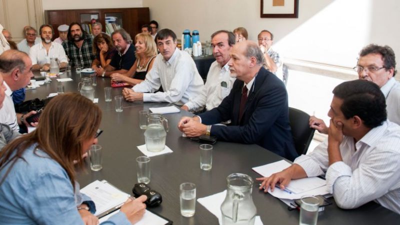 Paritaria docente: mejoran oferta y los gremios analizan la propuesta