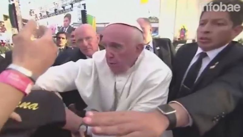 El Vaticano explicó por qué se enojó el papa Francisco con un fiel en México