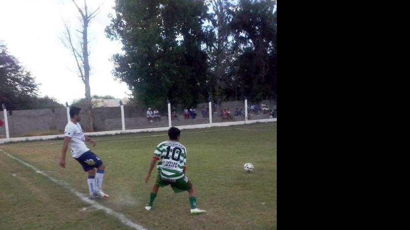 Mamerto Esquiú goleó y recuperó la cima en la Zona 26