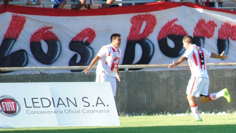 “Poli” con dos del “Vica”, que superó los 100 goles, venció al “León”