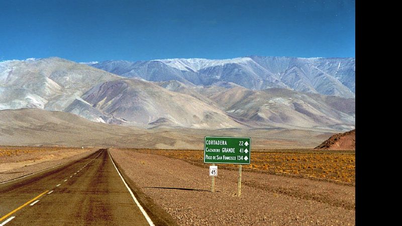 Flota de camiones de Brasil de paso por Catamarca