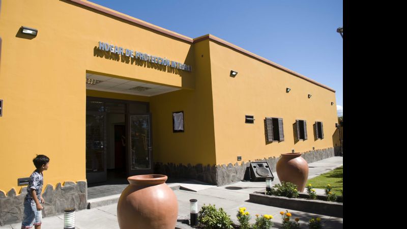 Lucía inauguró el Hogar Warmi para asistir a mujeres en situación de violencia