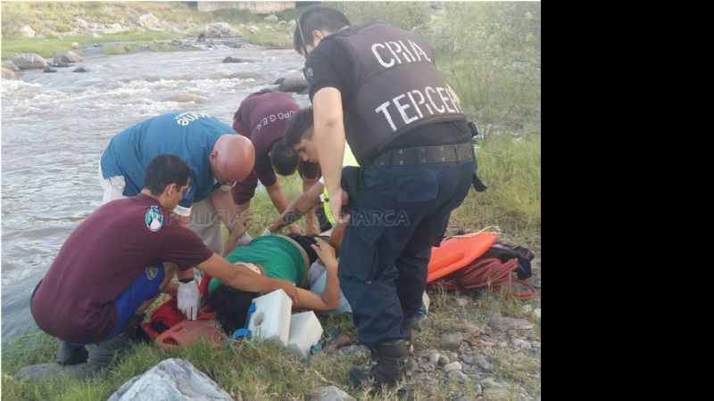 Bomberos rescataron a una mujer en el Río del Valle
