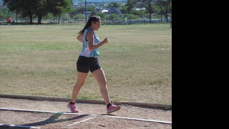Exitoso “Buscando huellas de talentos” en pista y campo