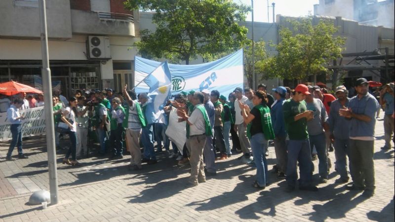 ATE se moviliza en Plaza 25 de Mayo