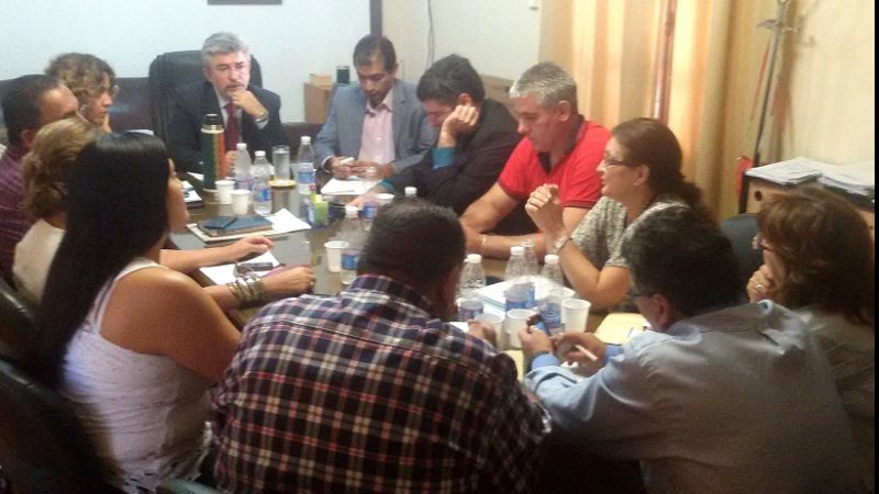 Aredes y Gutiérrez se reúnen con los gremios por el acuerdo