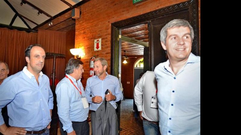 El gobierno nacional exhortó a la UCR a "trabajar en equipo"