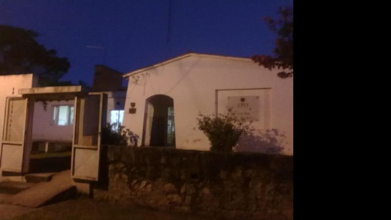 Limpieza en el cementerio para prevenir el dengue