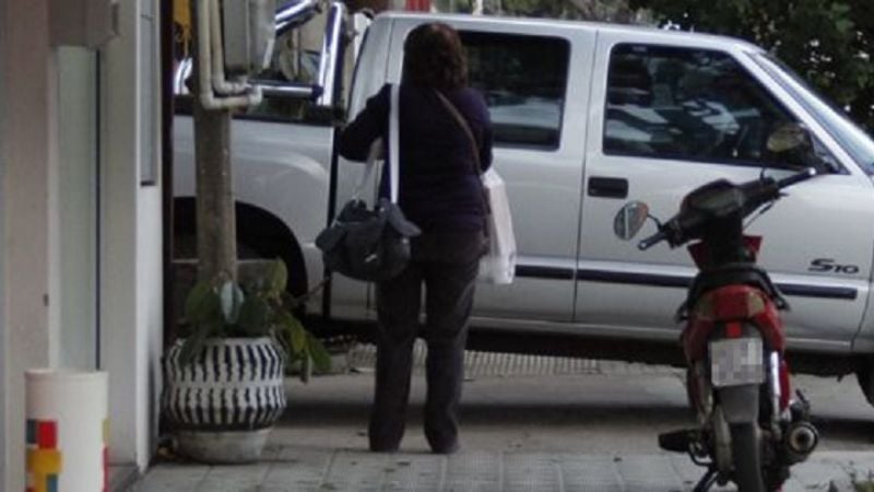 Multas y secuestro de motos estacionadas sobre las veredas