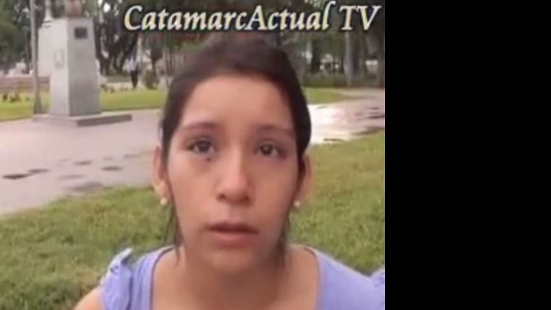 Encadenada frente a Casa de Gobierno