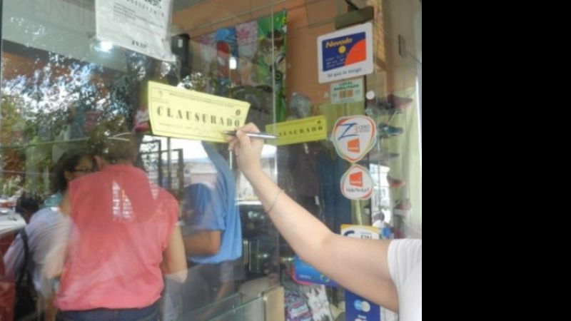 Se intimó a comercios de la peatonal que siguen invadiendo la vereda